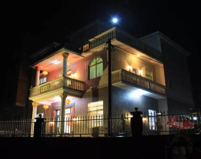 【分享】江西網友花30萬建成帶門面的農村別墅，臨街地基很適合！