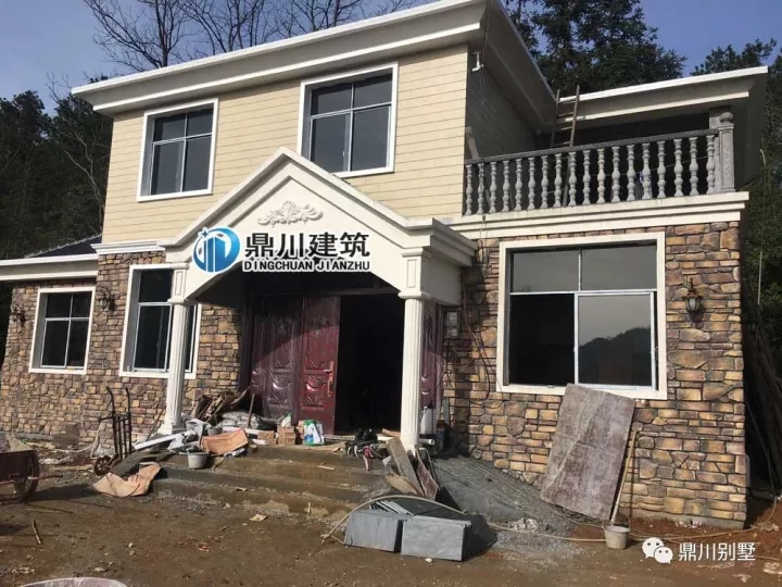 二層的實用小別墅