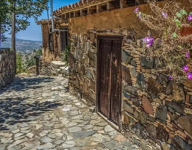 【風(fēng)水】自建房不可犯的幾個忌諱，教一招讓你趨吉避兇！