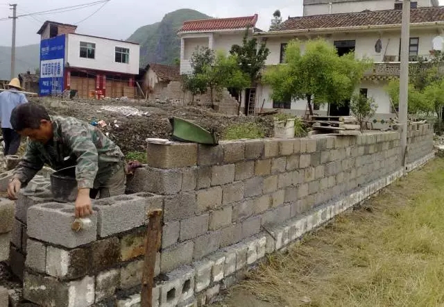 【分享】江西網友花30萬建成帶門面的農村別墅，臨街地基很適合！