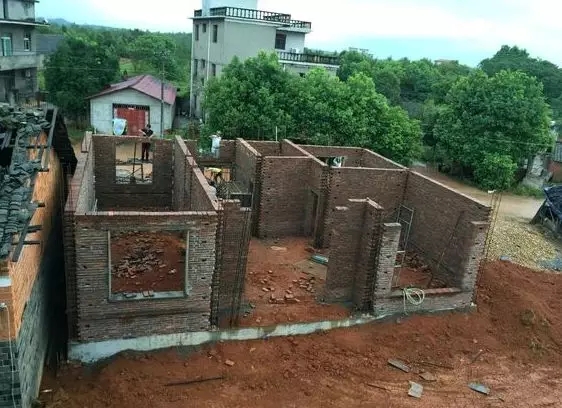 【自建房案例】網(wǎng)友30萬蓋三層自建房，建成效果讓鄰居紛紛仿建！