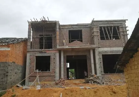 【自建房案例】網(wǎng)友30萬蓋三層自建房，建成效果讓鄰居紛紛仿建！